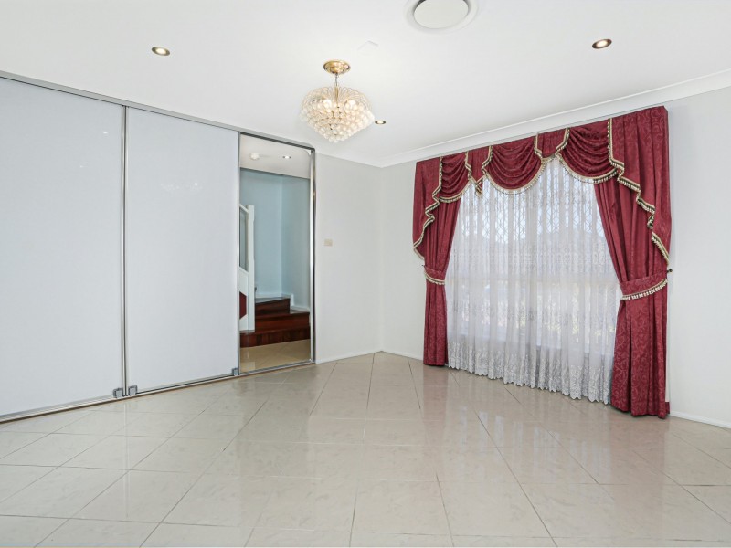 67 Guernsey Avenue, Minto NSW 2566