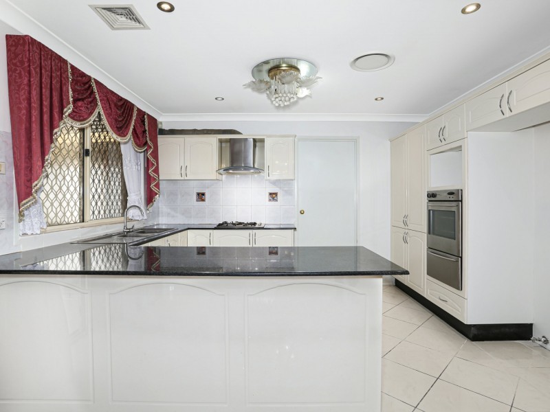 67 Guernsey Avenue, Minto NSW 2566