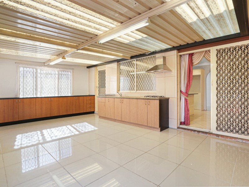 67 Guernsey Avenue, Minto NSW 2566