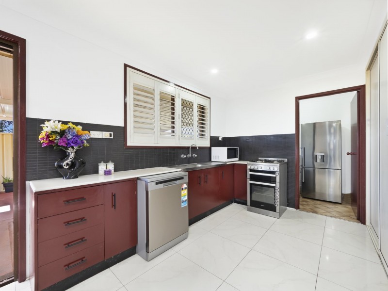 1 Rangers Road, St Helens Park NSW 2560