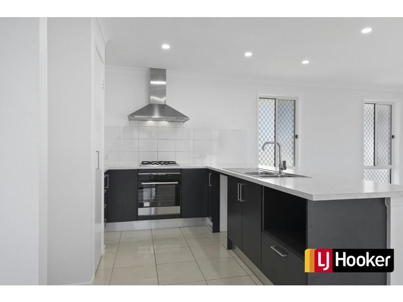 8 Perisher Circuit, Minto NSW 2566