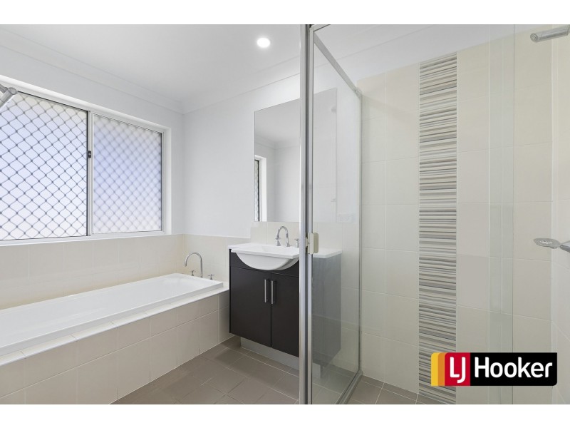 8 Perisher Circuit, Minto NSW 2566