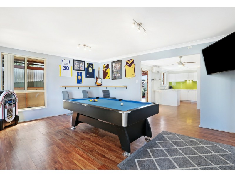 5 Withnell Crescent, St Helens Park NSW 2560