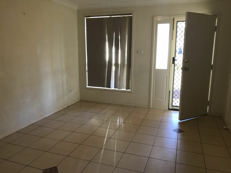 90B Oxford Road, Ingleburn NSW 2565