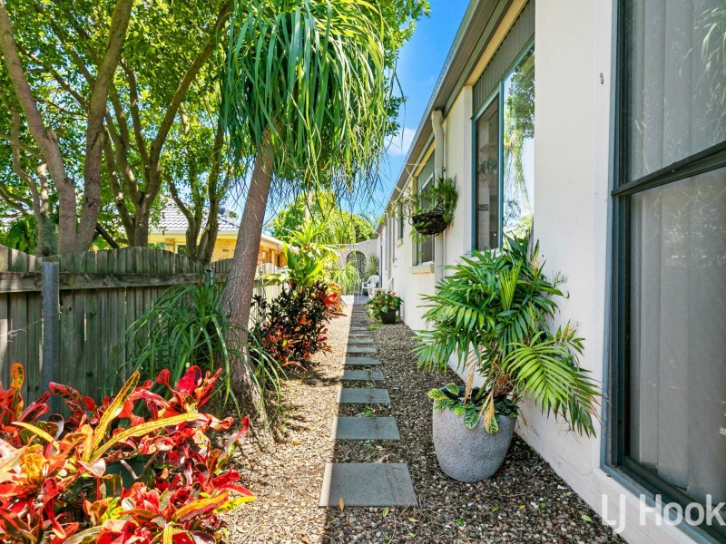 2 Dromedary Place, Macquarie Links NSW 2565