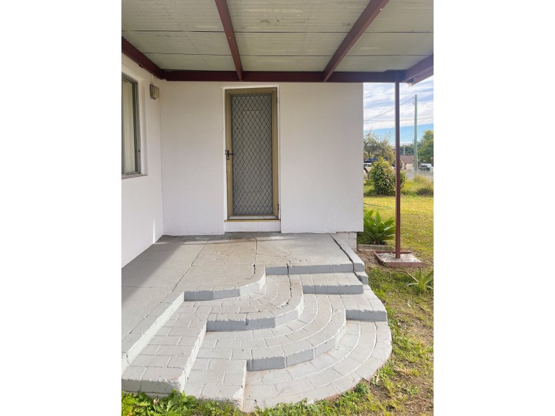 33 Parliament Road, Macquarie Fields NSW 2564