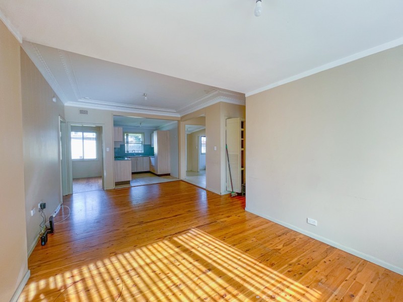 33 Parliament Road, Macquarie Fields NSW 2564
