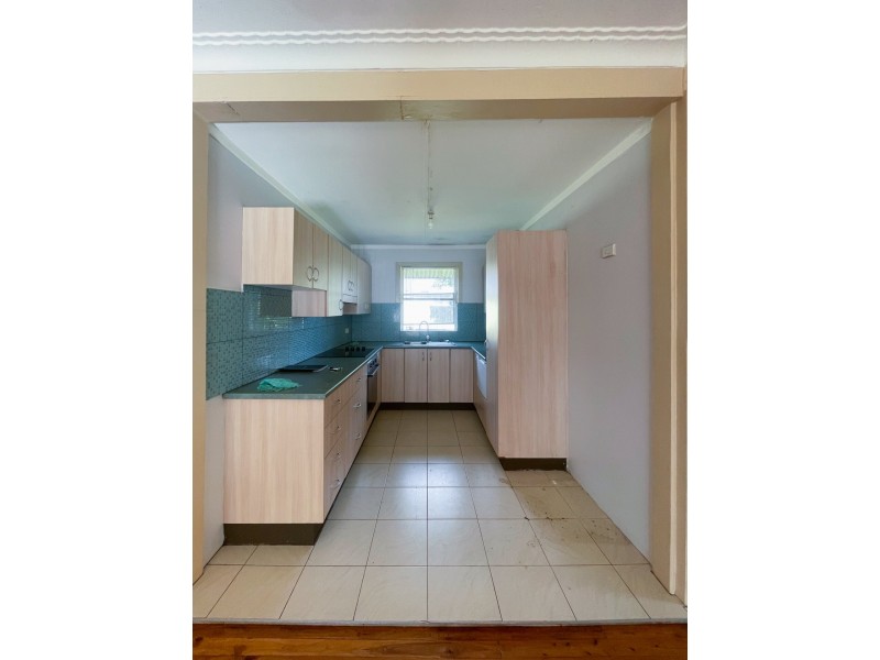33 Parliament Road, Macquarie Fields NSW 2564
