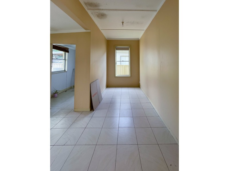 33 Parliament Road, Macquarie Fields NSW 2564