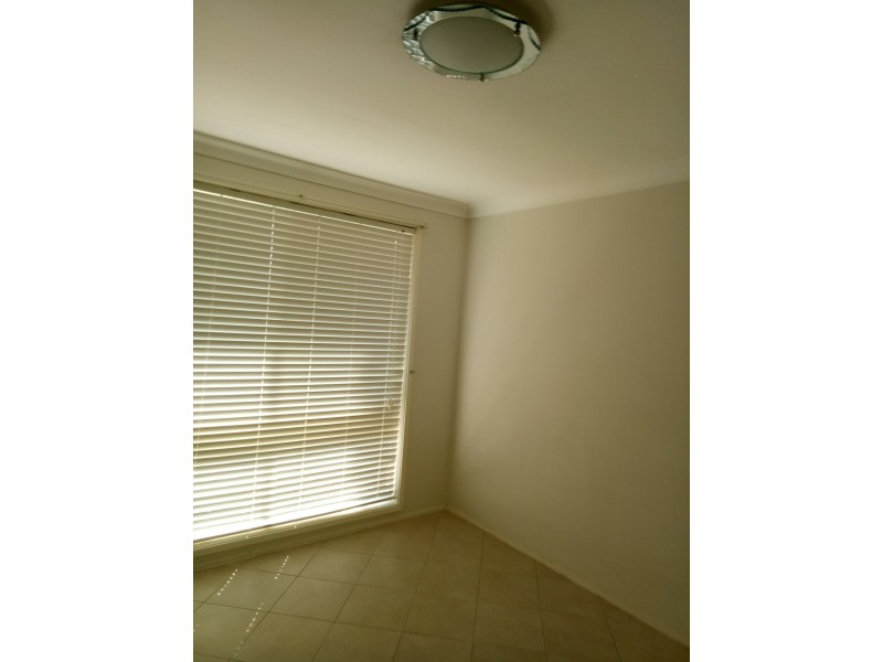 8 Vauxhall Place, Ingleburn NSW 2565