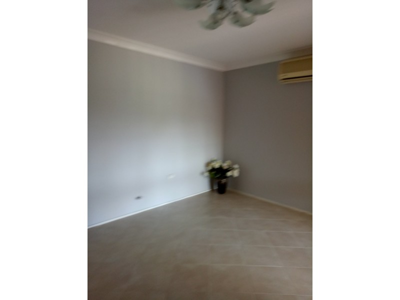 8 Vauxhall Place, Ingleburn NSW 2565