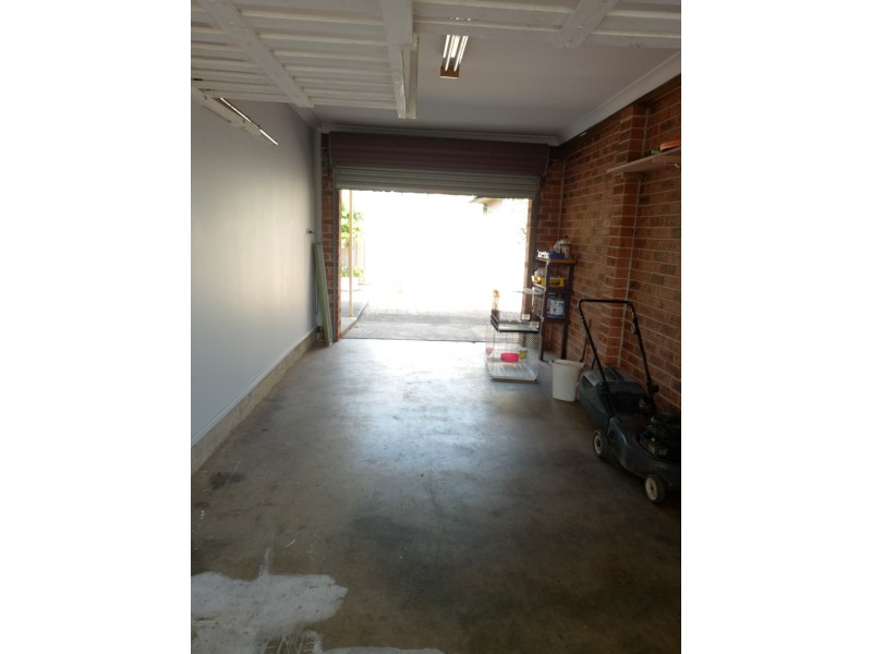 8 Vauxhall Place, Ingleburn NSW 2565