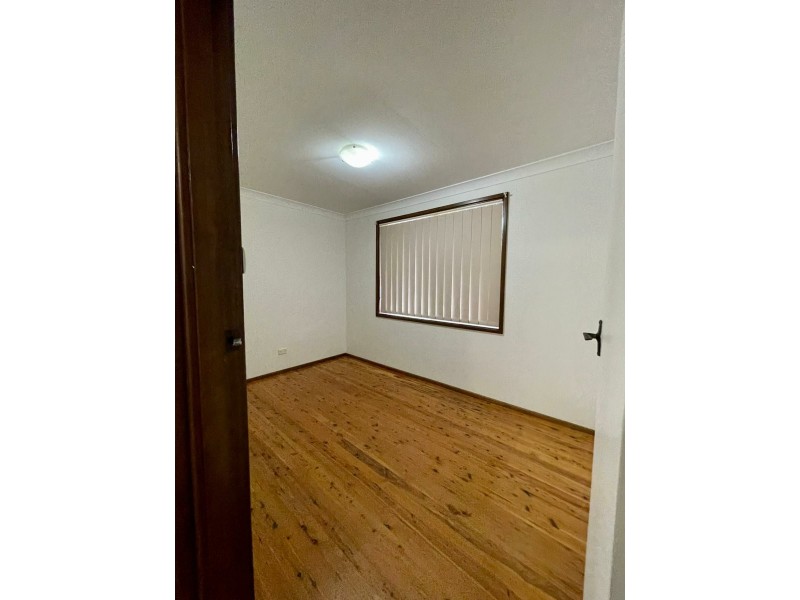 11 Chaperon Crescent, Minto NSW 2566