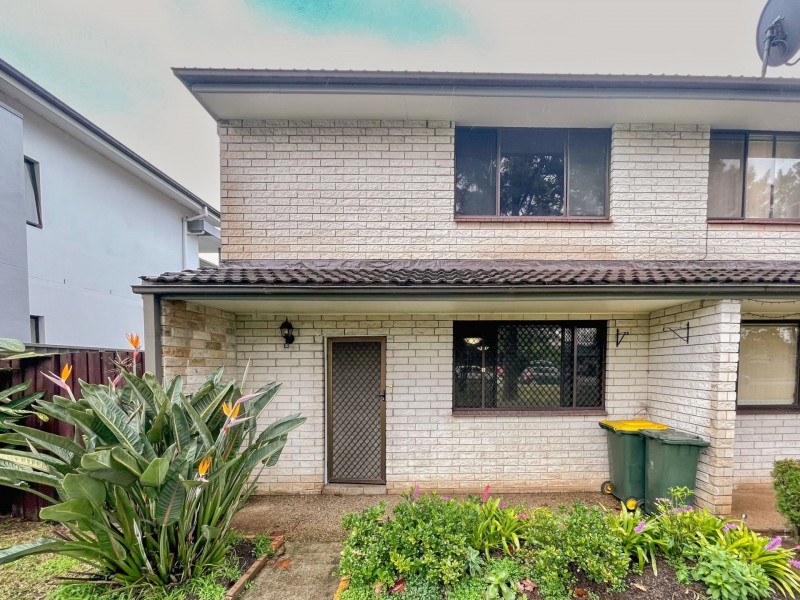 Unit 1/9-13 Surrey Street, Minto NSW 2566