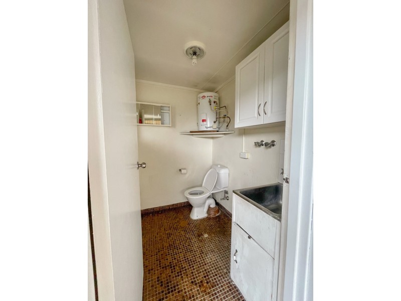 Unit 1/9-13 Surrey Street, Minto NSW 2566