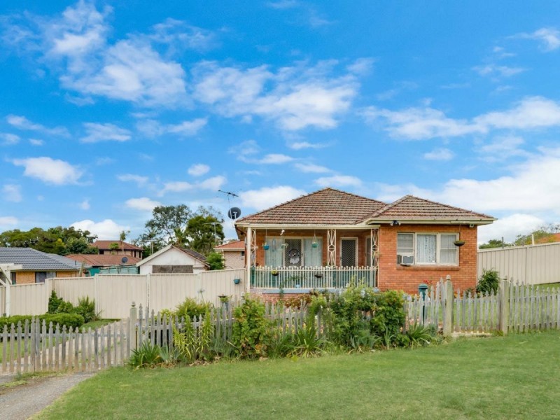 40 Lantana Street, Macquarie Fields NSW 2564