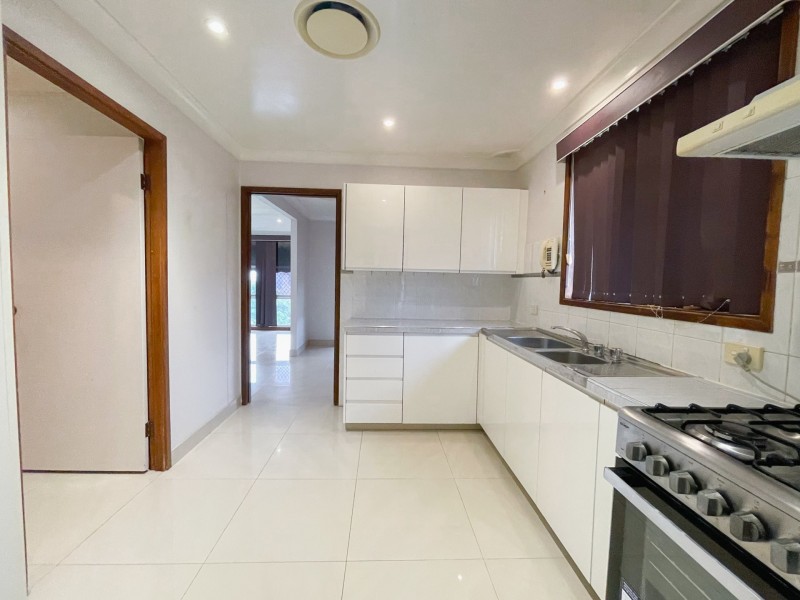 12 Hewitt Place, Minto NSW 2566