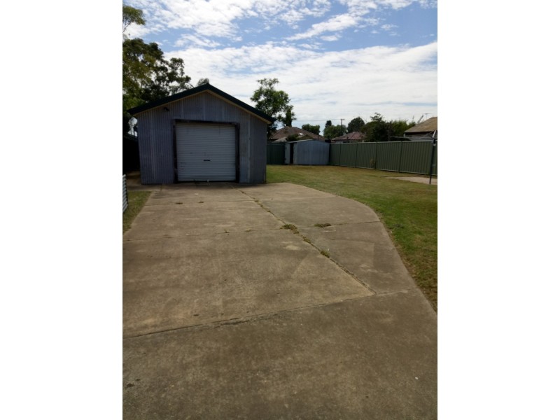 6 Durham street, Minto NSW 2566