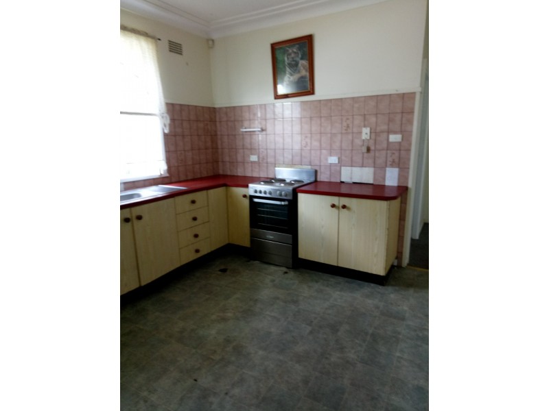 6 Durham street, Minto NSW 2566