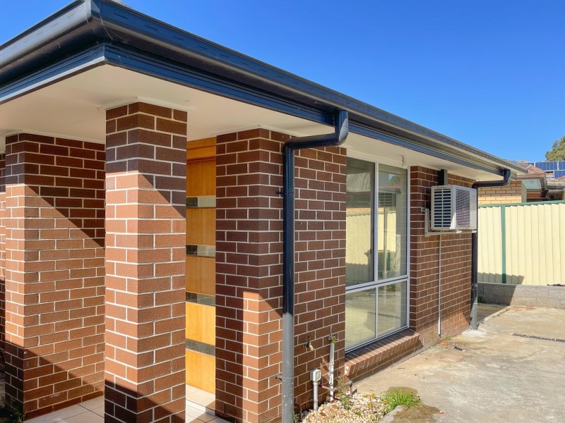 23A Harrow Rd, Glenfield NSW 2167