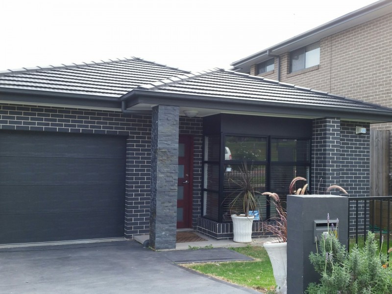 33 Woodroffe Street, Minto NSW 2566