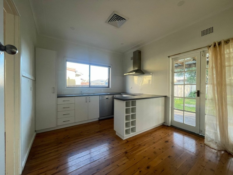 27 Parliament Road, Macquarie Fields NSW 2564