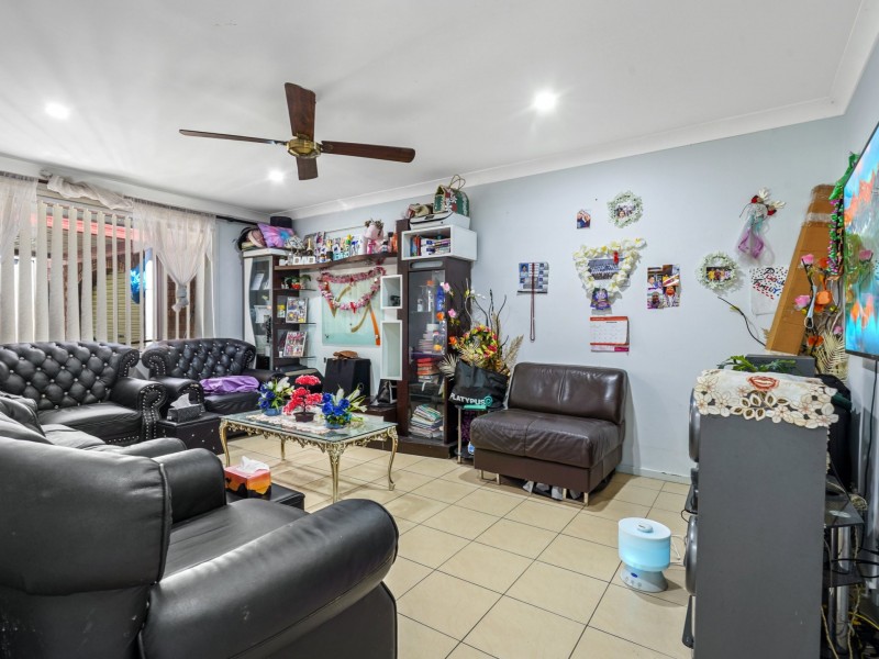 8 McInnes Place, Ingleburn NSW 2565