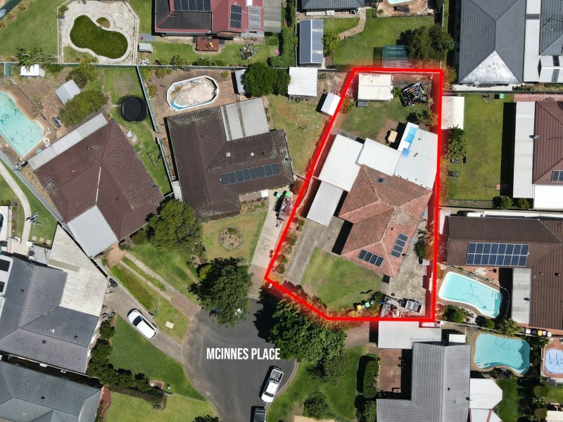 8 McInnes Place, Ingleburn NSW 2565