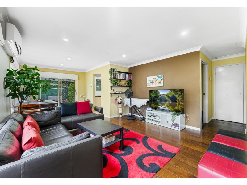 7 Poppy Place, Macquarie Fields NSW 2564