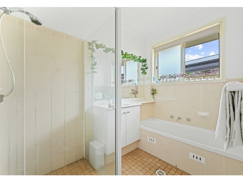 7 Poppy Place, Macquarie Fields NSW 2564