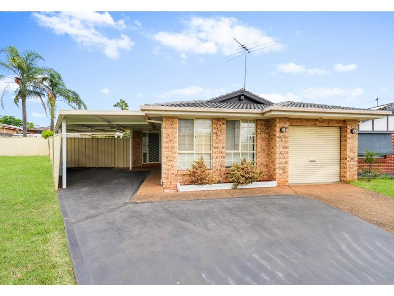 7 Poppy Place, Macquarie Fields NSW 2564