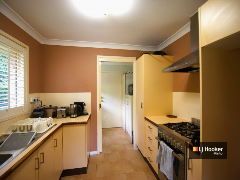 7 Poppy Place, Macquarie Fields NSW 2564