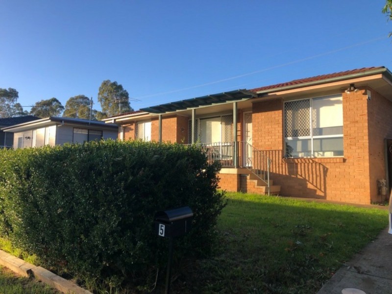 5 Scribbly Pl, Macquarie Fields NSW 2564