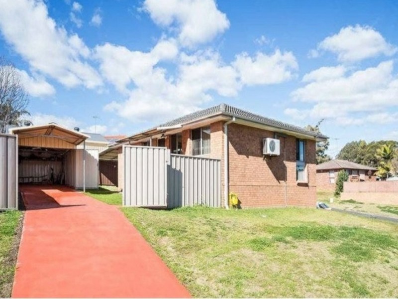 13 Kimberley Street, Leumeah NSW 2560