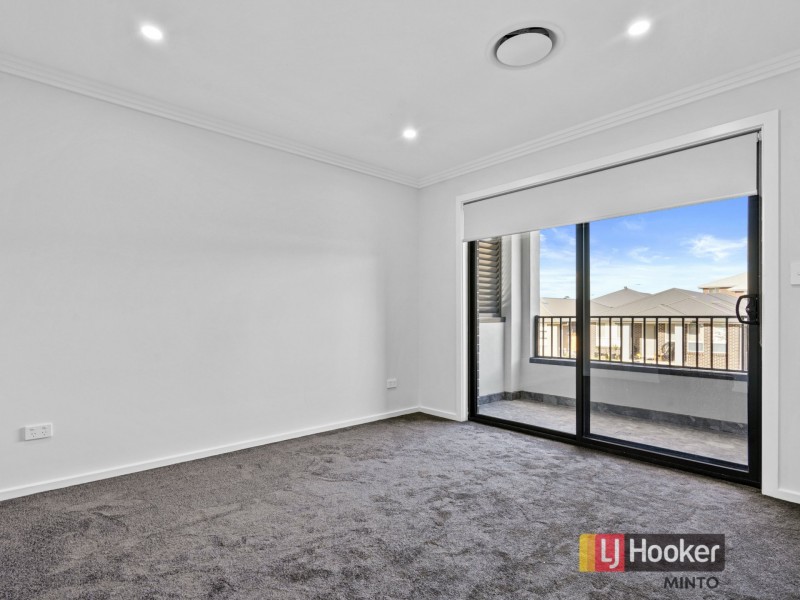 13 Rosslyn Drive, Claymore NSW 2559