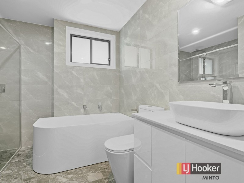 13 Rosslyn Drive, Claymore NSW 2559