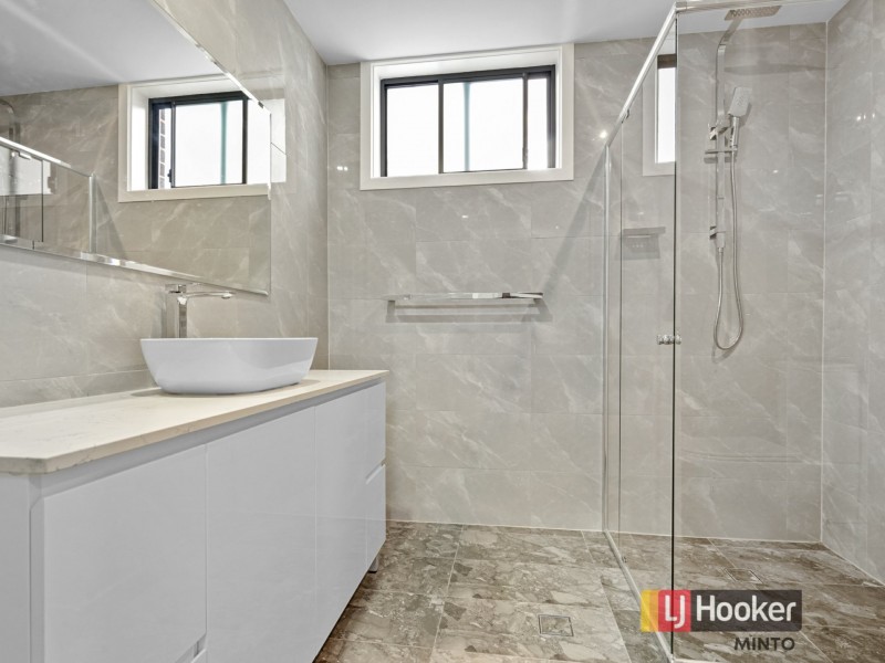 13 Rosslyn Drive, Claymore NSW 2559