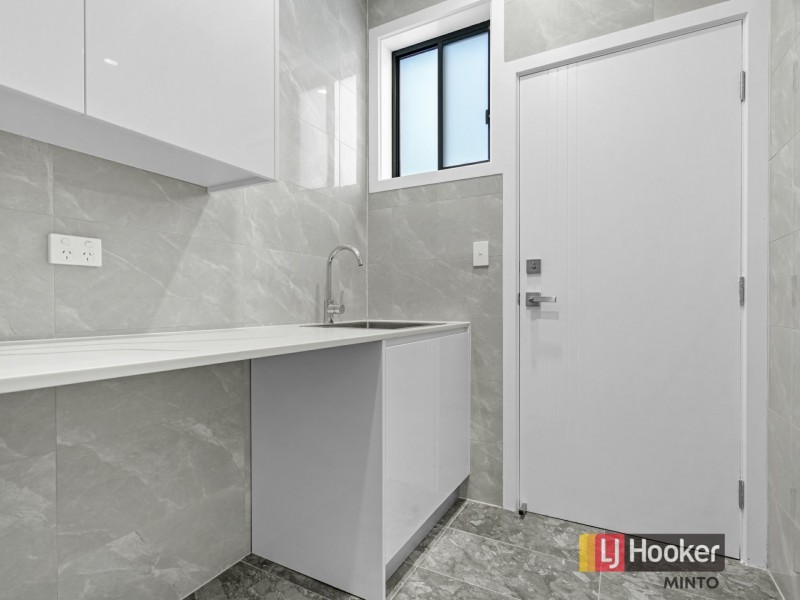 13 Rosslyn Drive, Claymore NSW 2559