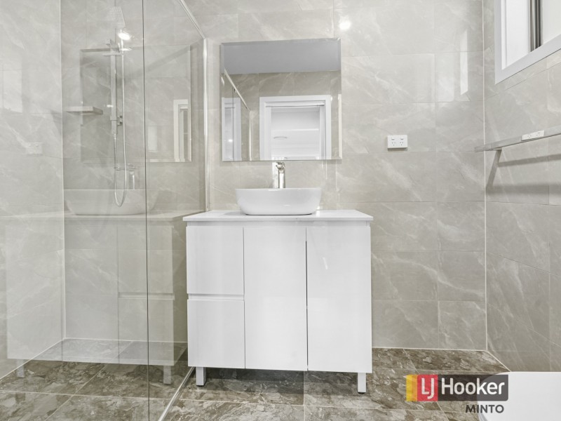 13 Rosslyn Drive, Claymore NSW 2559