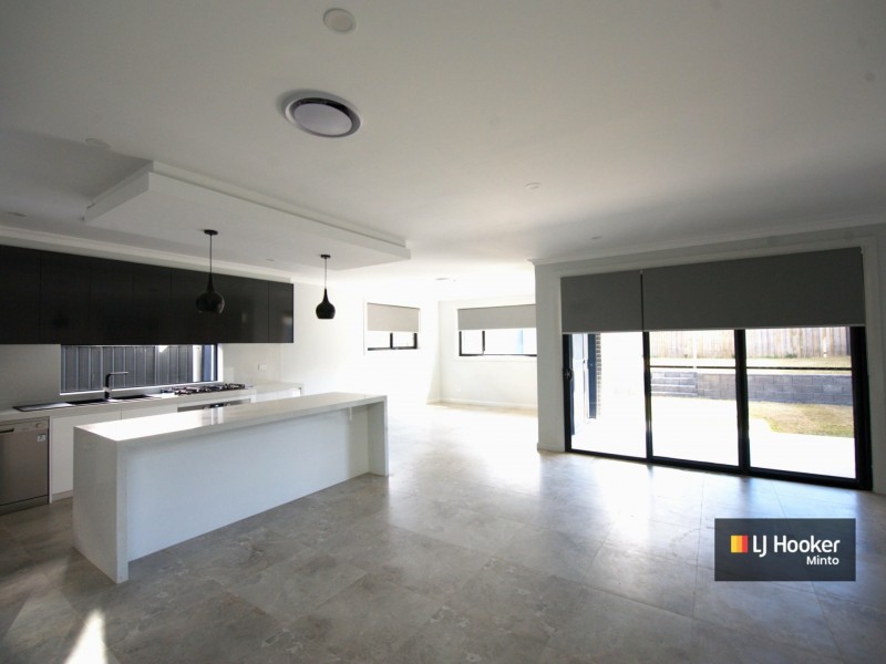 27 Fieldhouse Circuit, Campbelltown NSW 2560