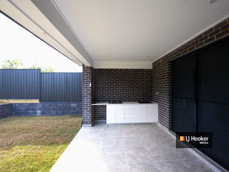 27 Fieldhouse Circuit, Campbelltown NSW 2560