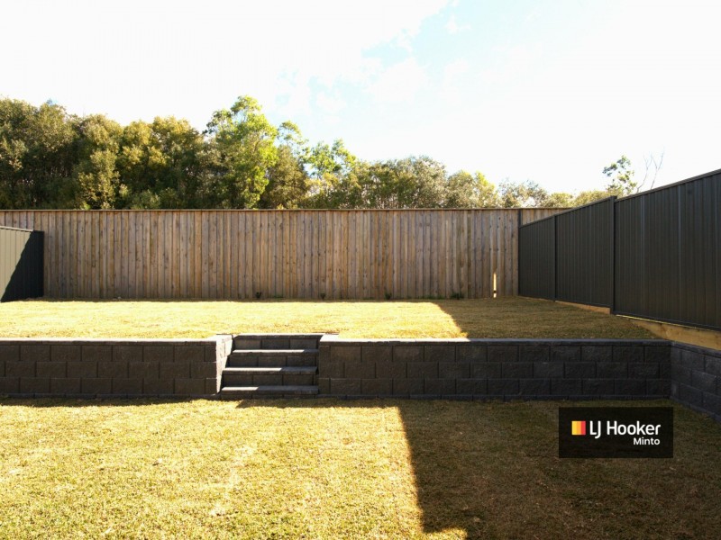 27 Fieldhouse Circuit, Campbelltown NSW 2560