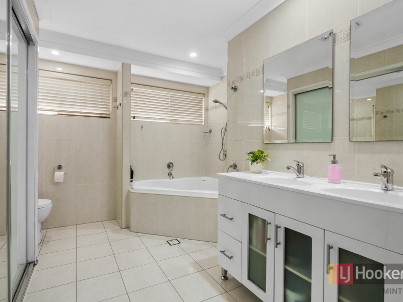2 Hewitt Pl, Minto NSW 2566