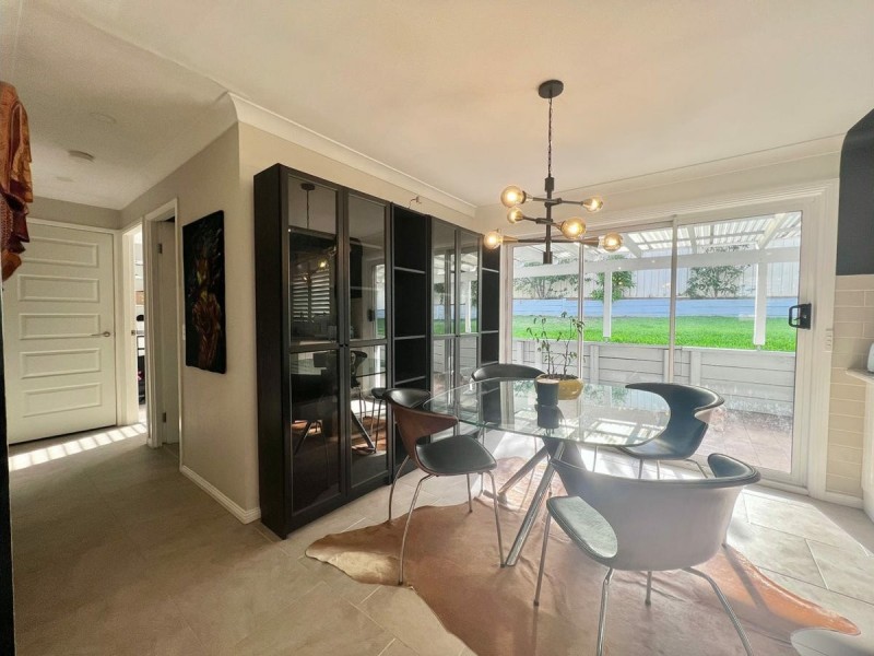16 Edinburgh Crescent, St Andrews NSW 2566