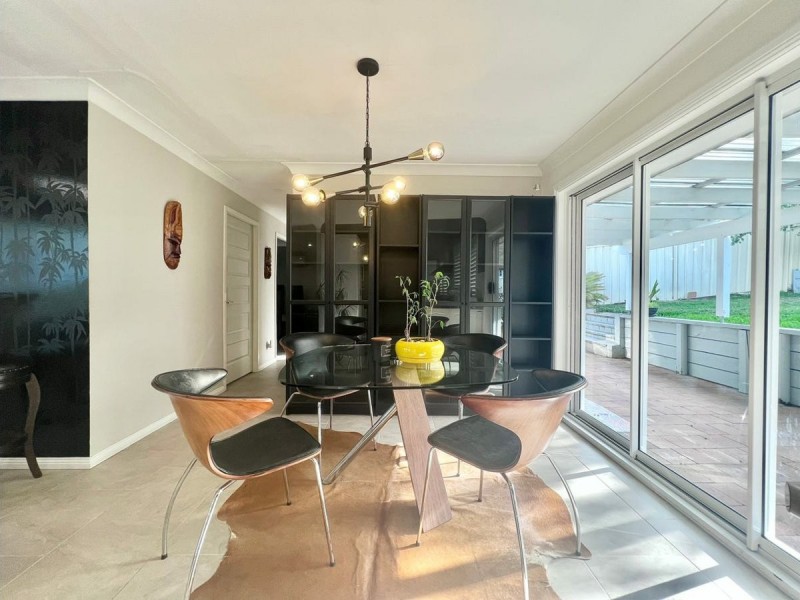 16 Edinburgh Crescent, St Andrews NSW 2566