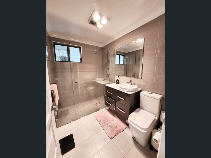 16 Edinburgh Crescent, St Andrews NSW 2566