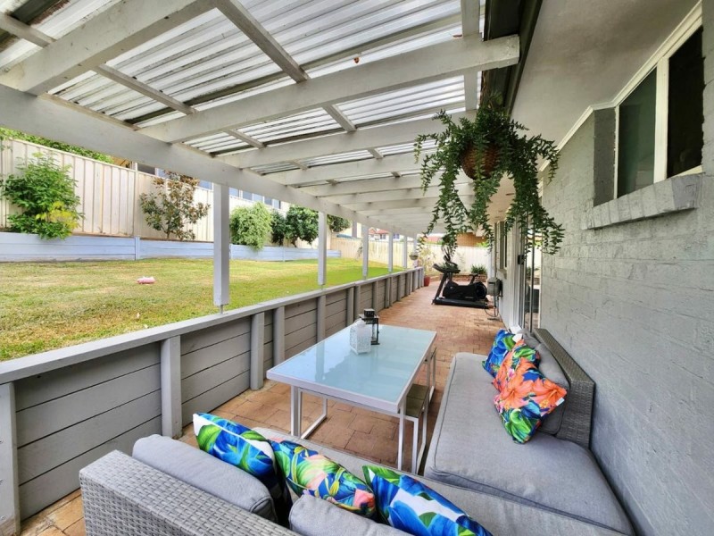 16 Edinburgh Crescent, St Andrews NSW 2566