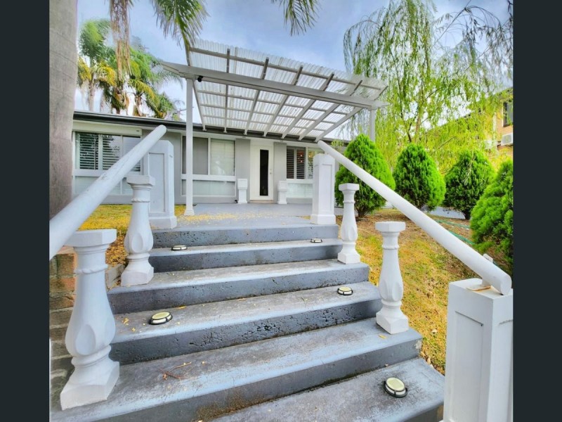 16 Edinburgh Crescent, St Andrews NSW 2566