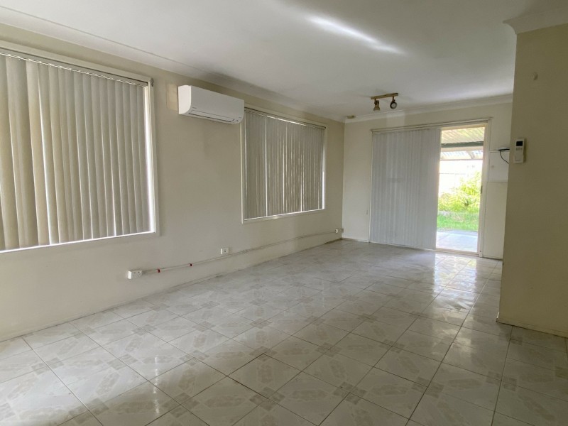 11 Blackwood Avenue, Minto NSW 2566