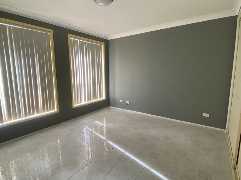 11 Blackwood Avenue, Minto NSW 2566